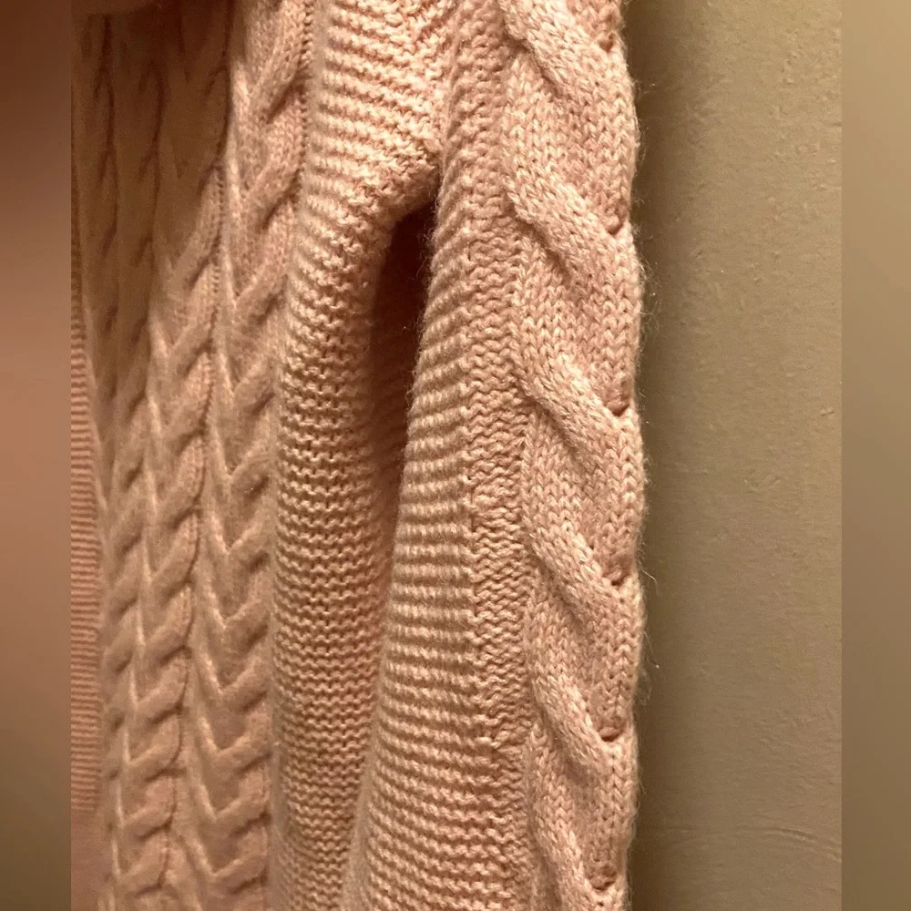 1990’s Calvin Klein Acrylic sweater. Vintage. Light pink, great condition. - Picture 3 of 8